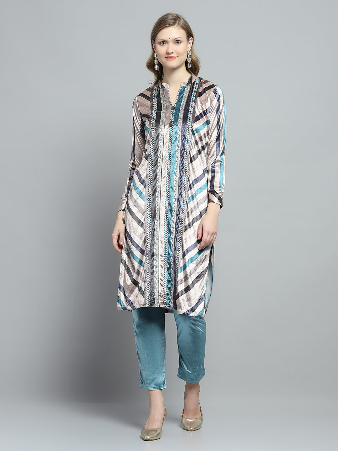 Women Cream Self Design Round Neck Full Sleeve Kurti Set for Winter