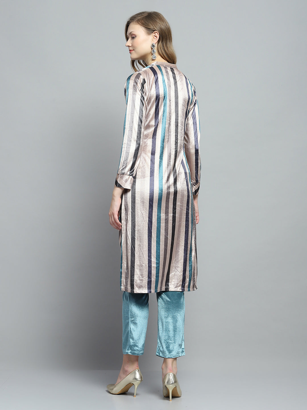 Women Cream Self Design Round Neck Full Sleeve Kurti Set for Winter