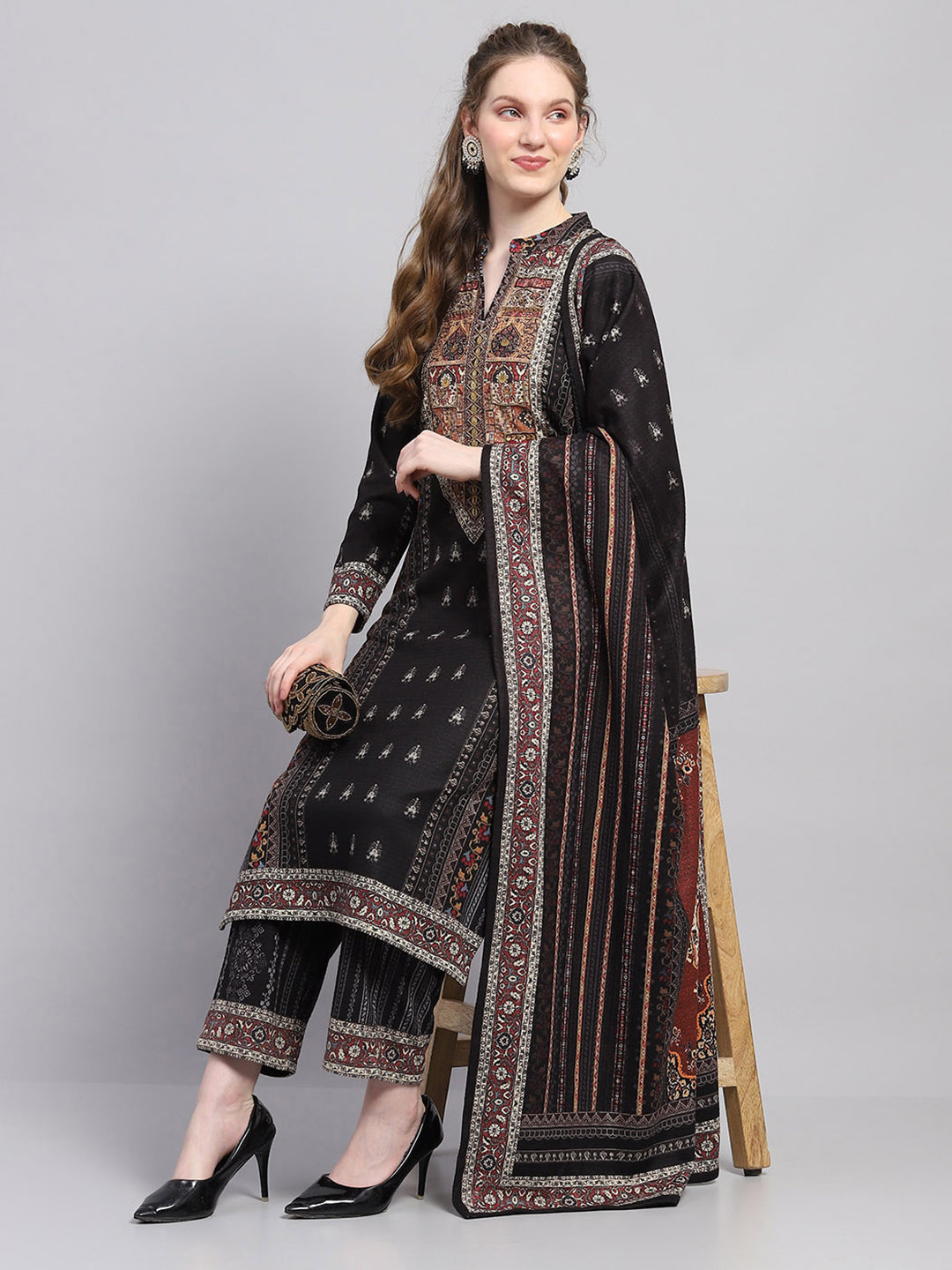 Women Black Printed Round Neck Full Sleeve Kurti Set with Stole