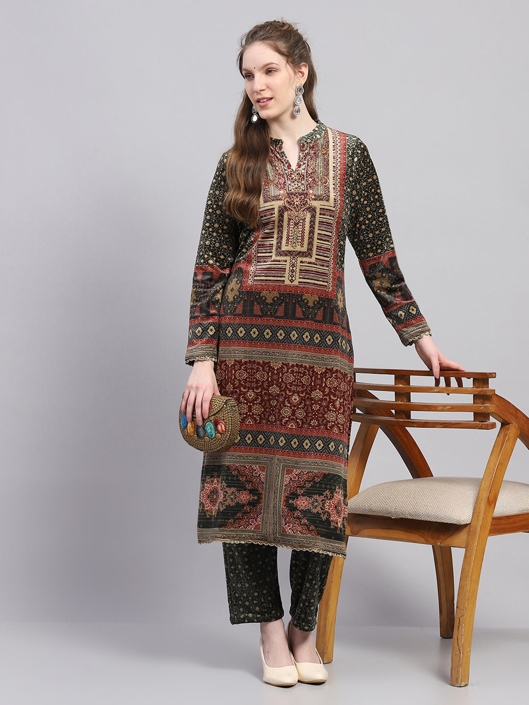Women Green Printed Round Neck Full Sleeve Kurti Set for Winter