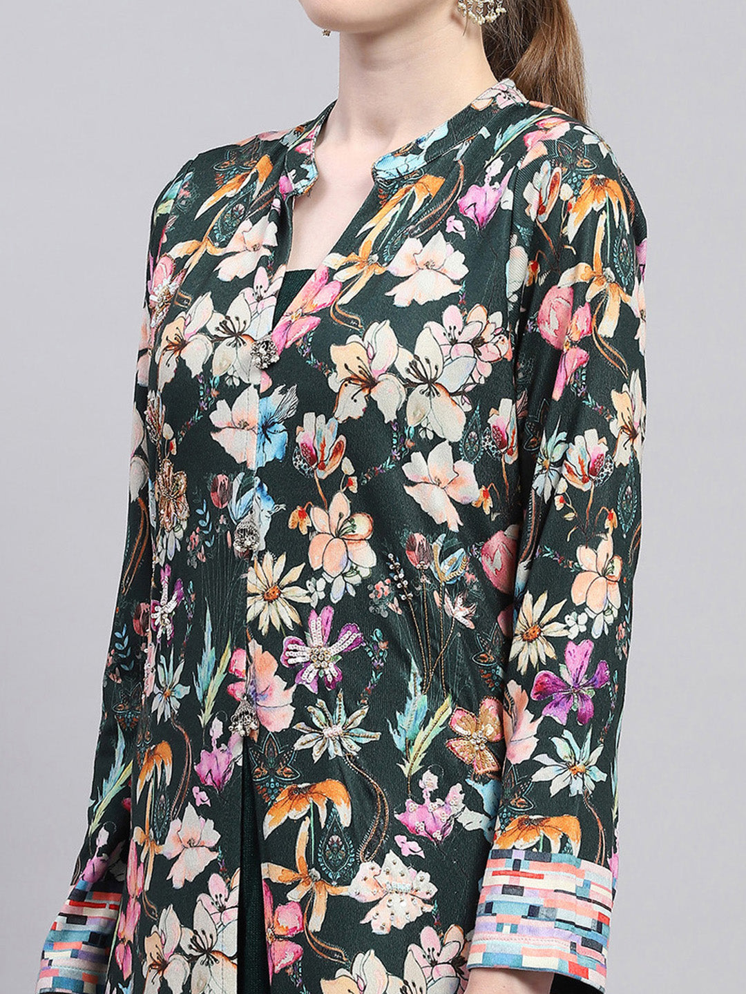 Women Green Designer V Neck Full Sleeve Kurtis Set for Winter