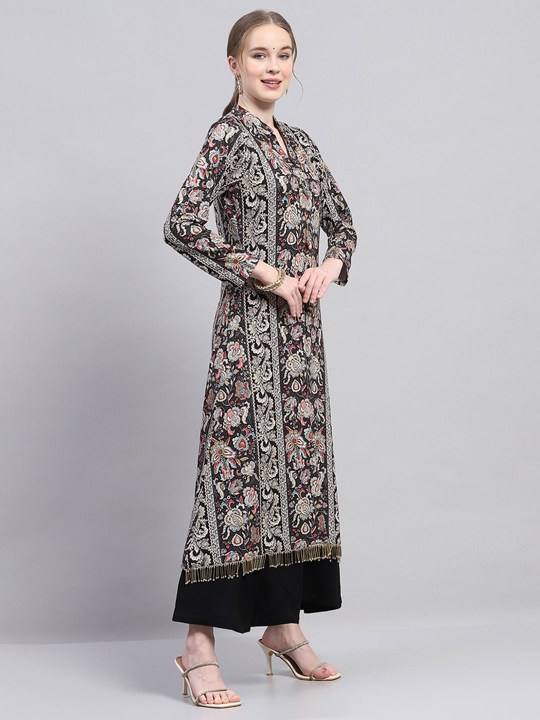 Women Black Designer V Neck Full Sleeve Kurtis Set for Winter
