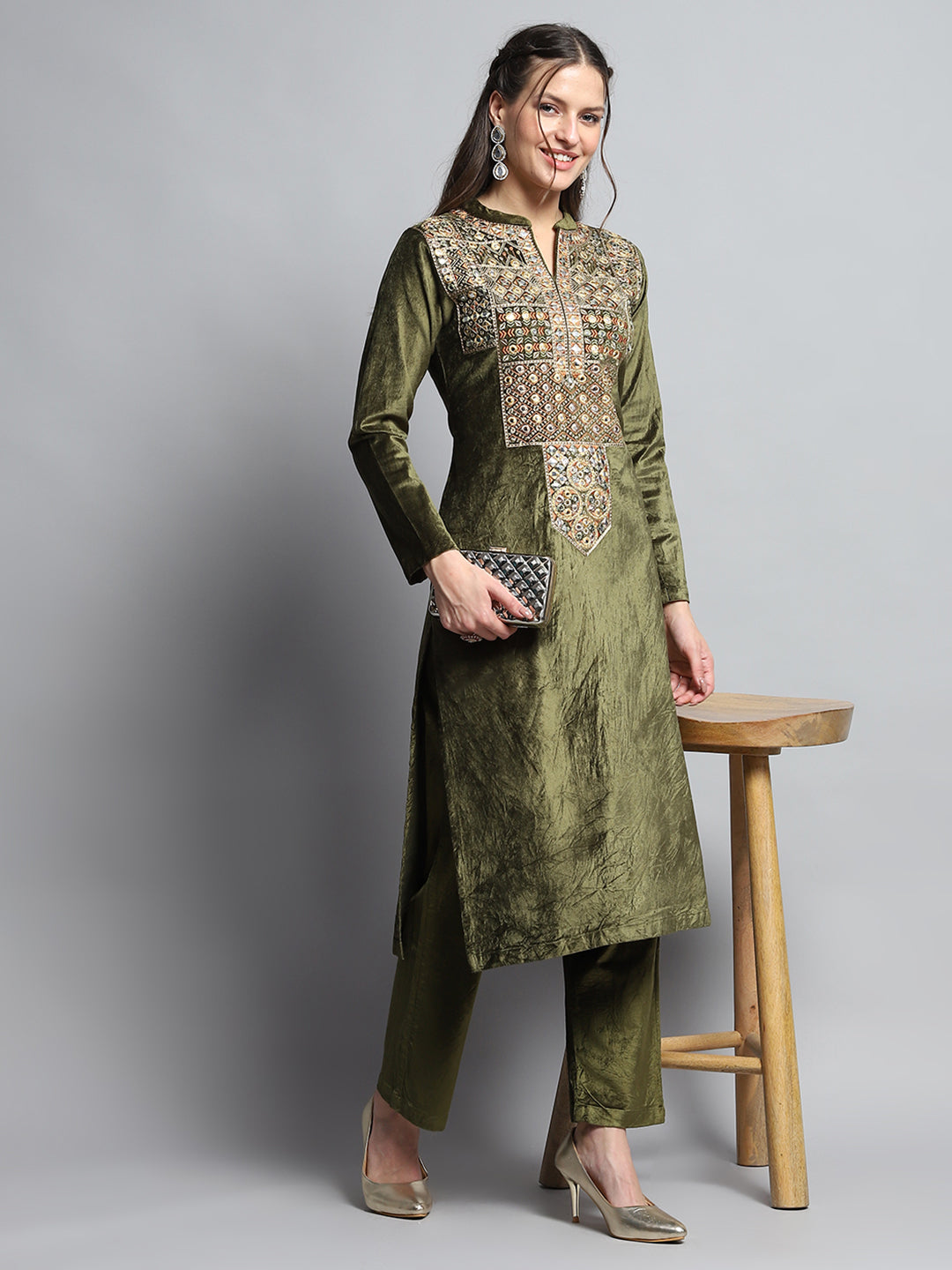 Women Green Self Design Round Neck Full Sleeve Kurti Set for Winter