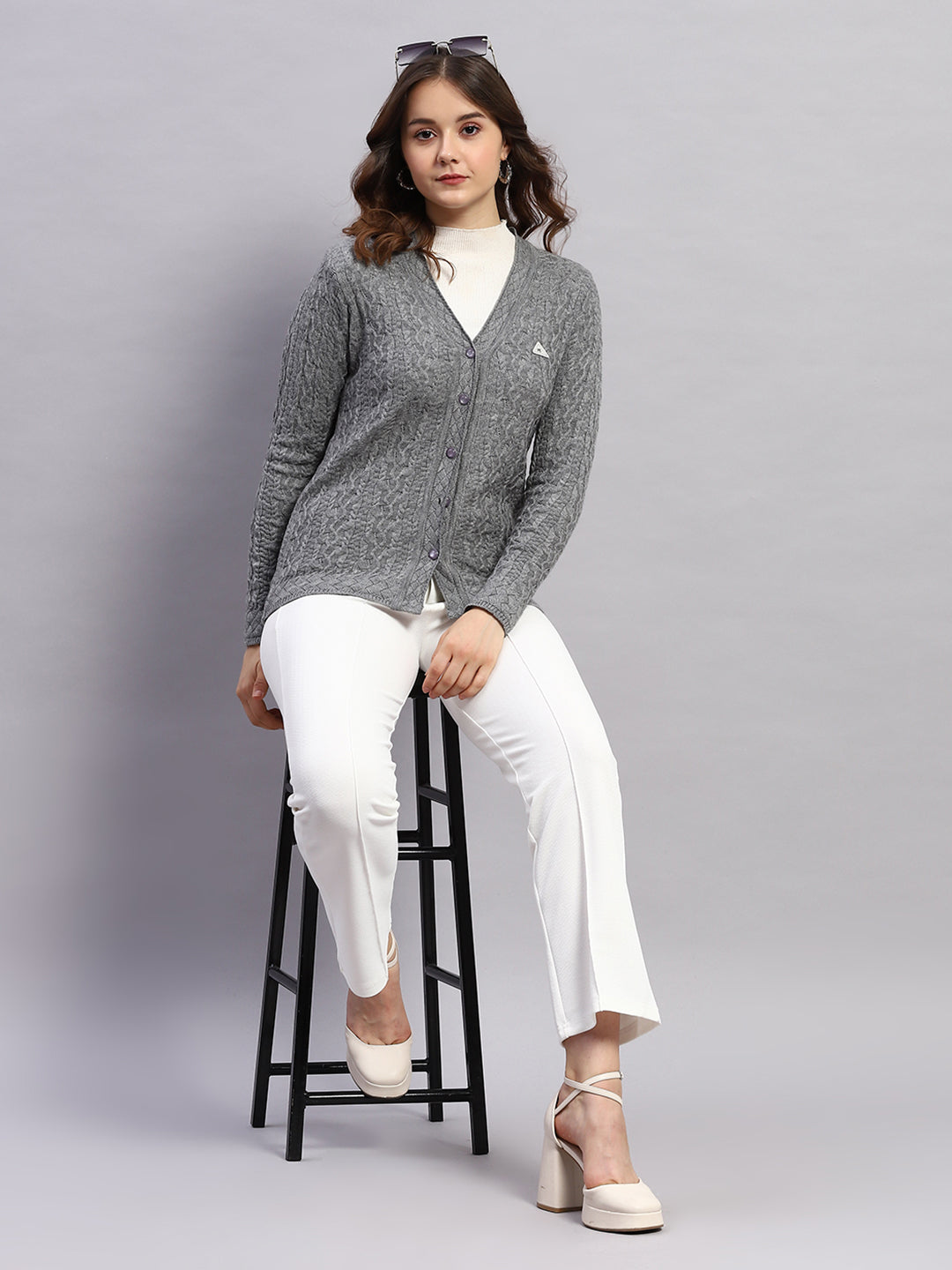Women Grey Self Design V Neck Full Sleeve Cardigan
