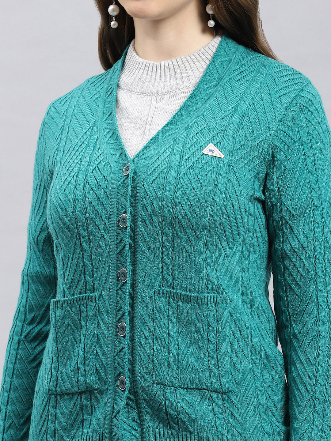 Women Green Self Design V Neck Full Sleeve Cardigan