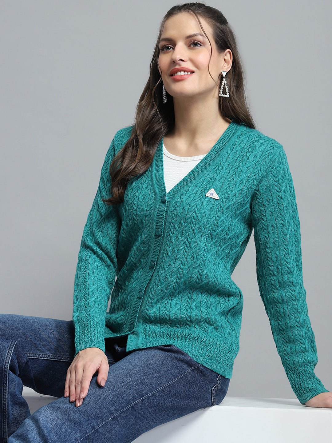 Women Green Self Design V Neck Full Sleeve Cardigan