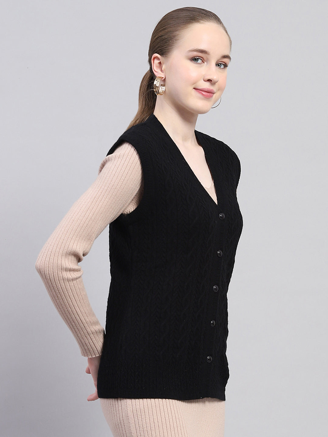 Women Black Self Design V Neck Sleeveless Cardigan