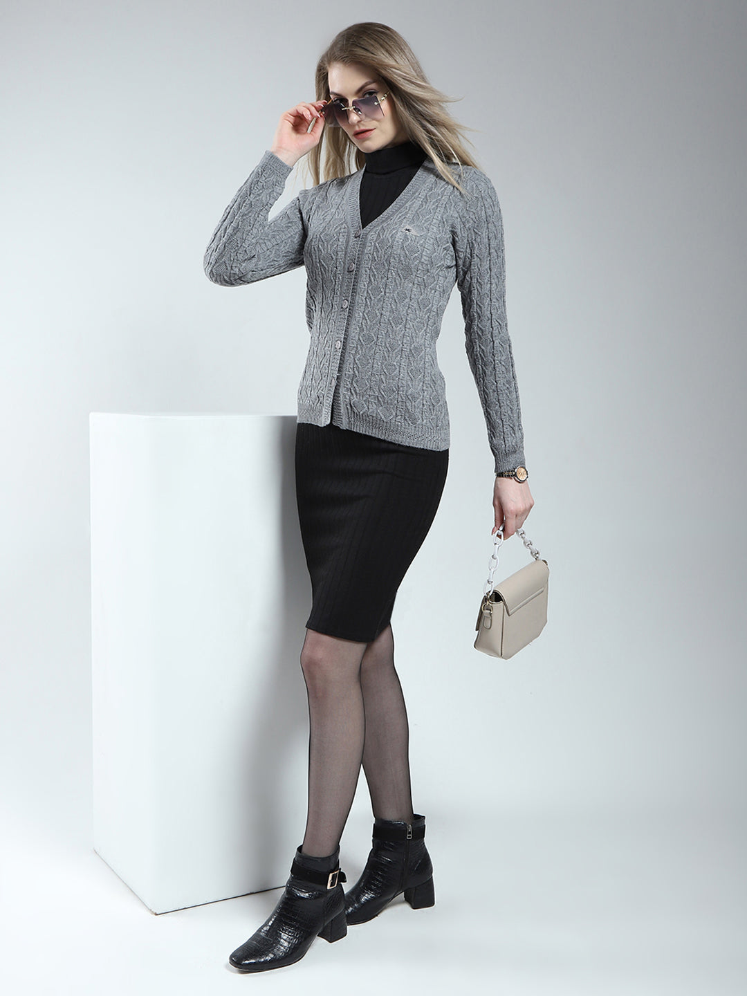 Women Grey Self Design V Neck Full Sleeve Cardigan