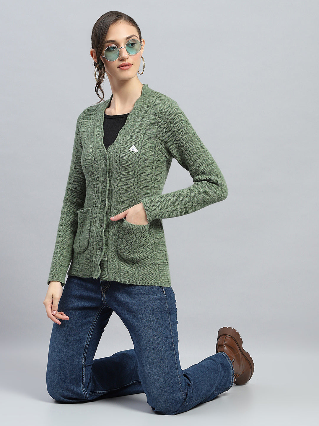 Women Green Self Design V Neck Full Sleeve Cardigan