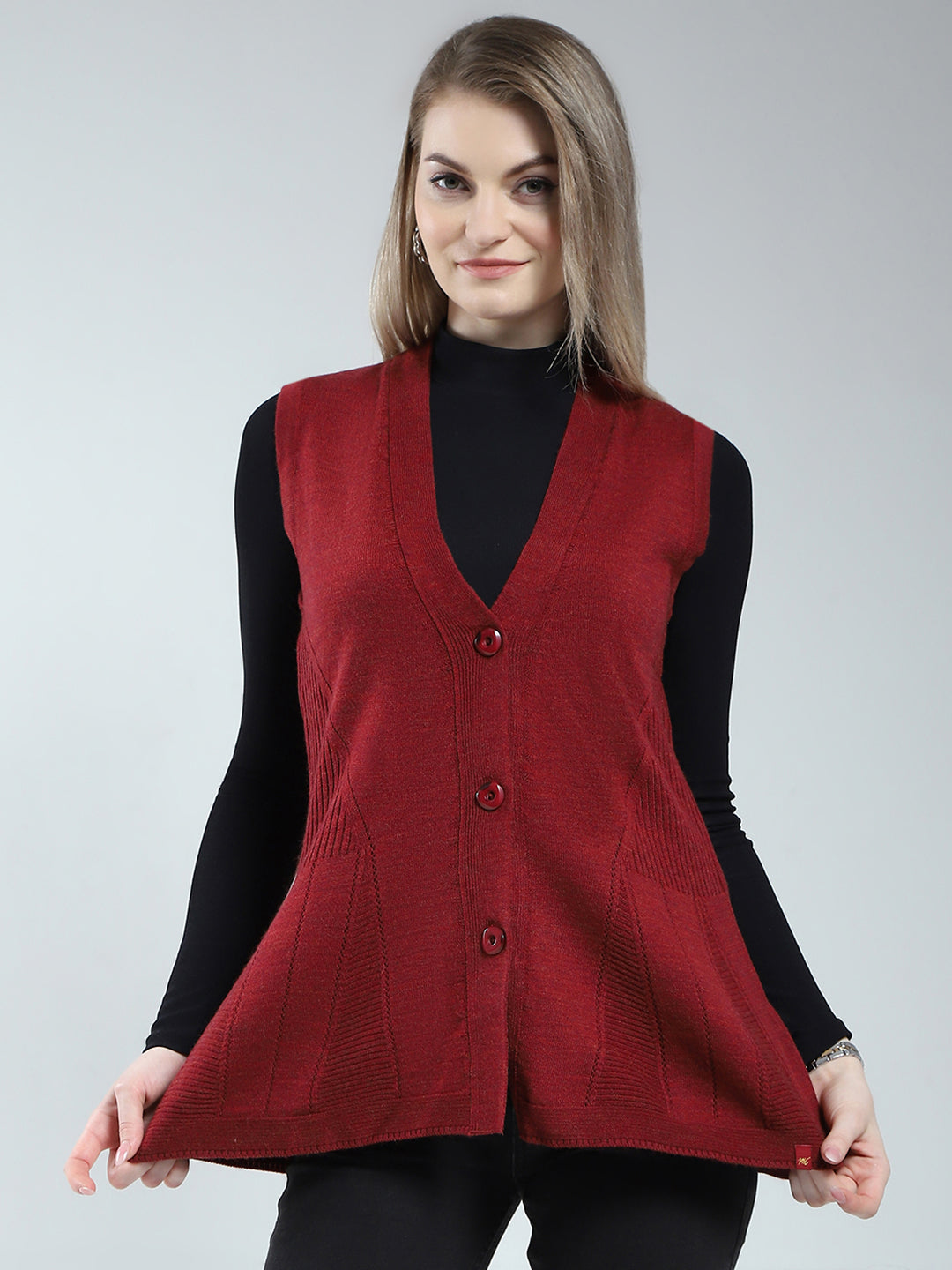 Women Maroon Self Design V Neck Sleeveless Cardigan