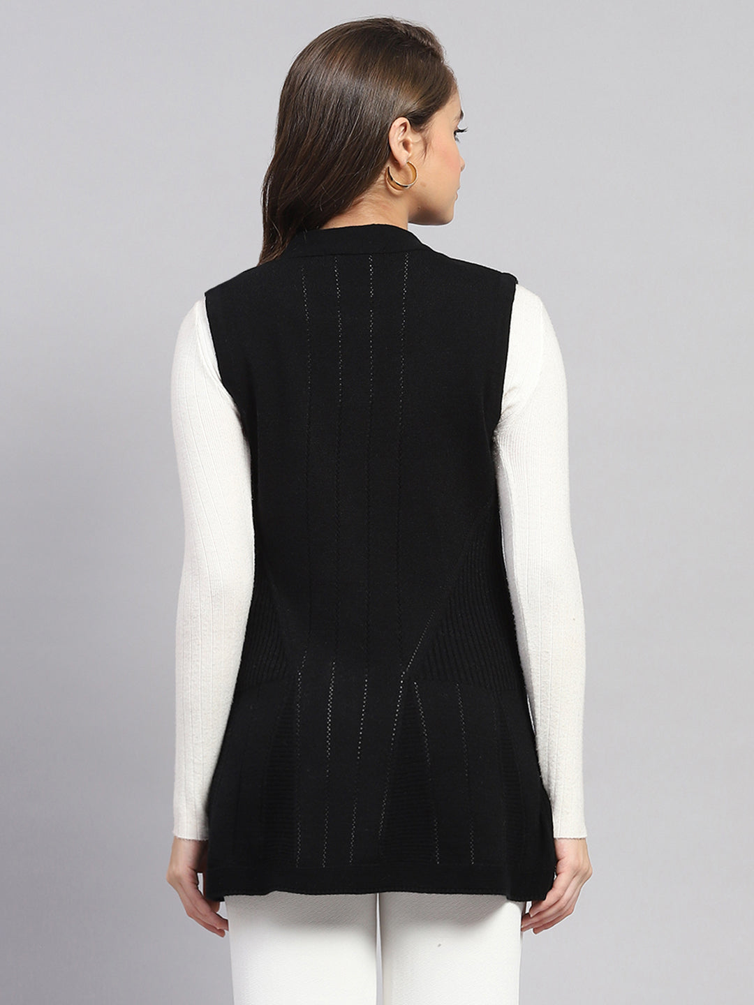 Women Black Self Design V Neck Sleeveless Cardigan