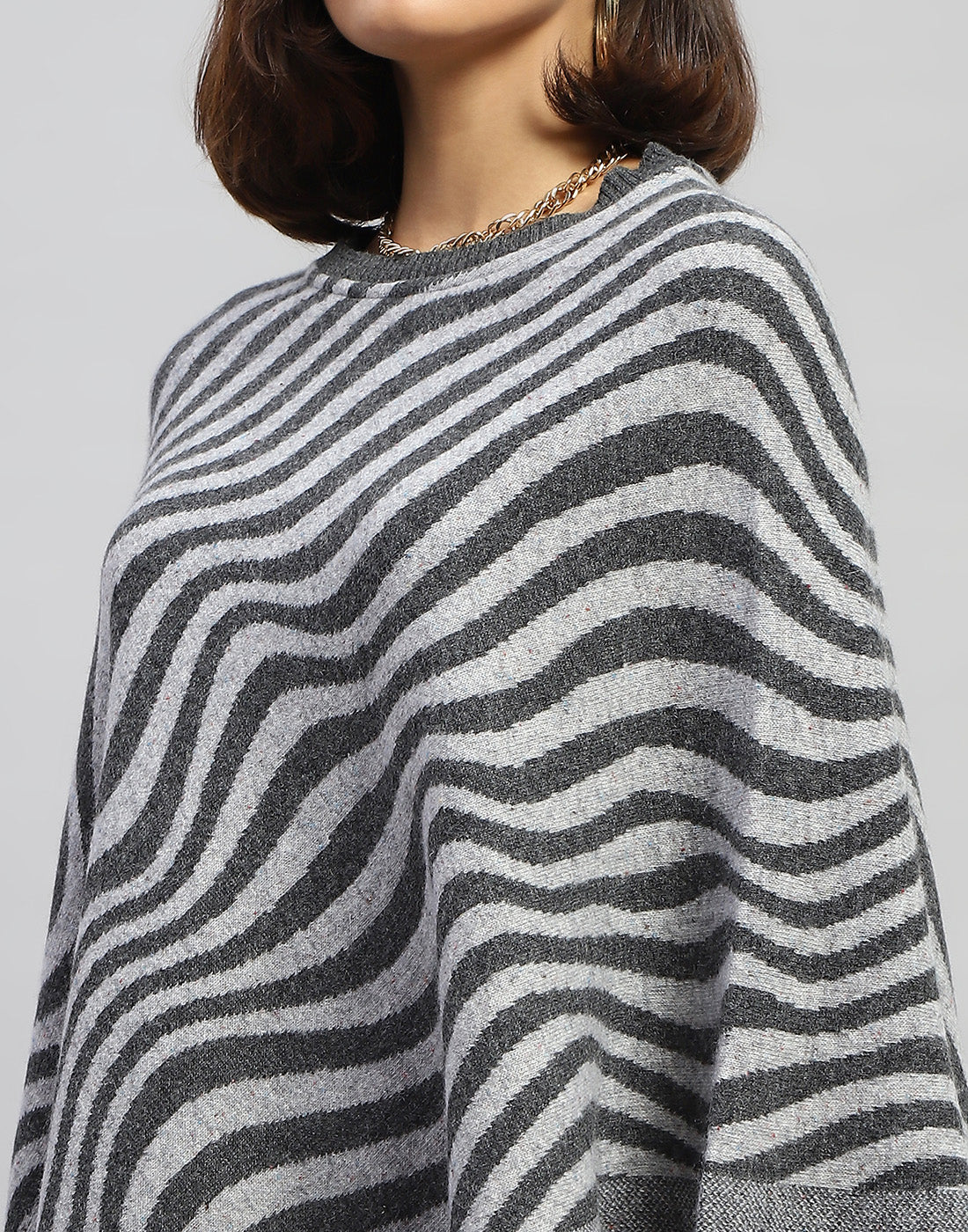 Women Grey Self Design Round Neck Poncho