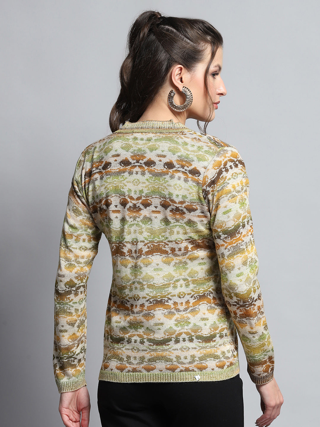 Women Green Self Design V Neck Full Sleeve Cardigan