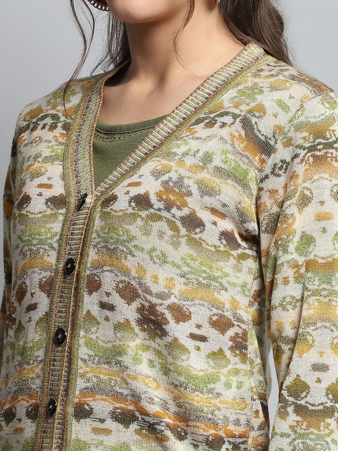 Women Green Self Design V Neck Full Sleeve Cardigan