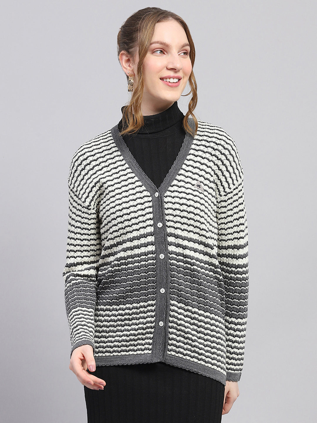 Women Grey Self Design V Neck Full Sleeve Cardigan