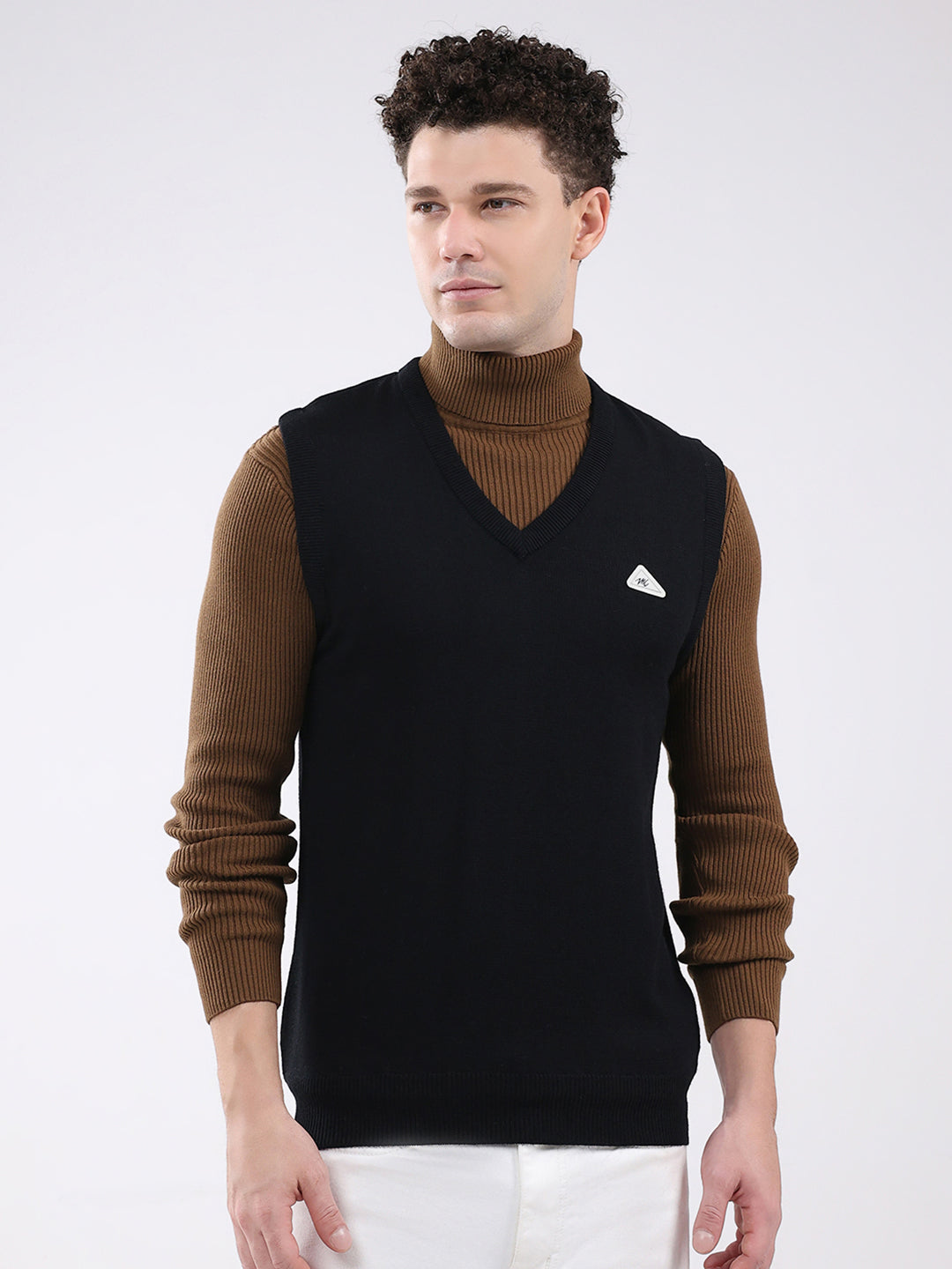 Men Black Solid V Neck Sleeveless Sweater