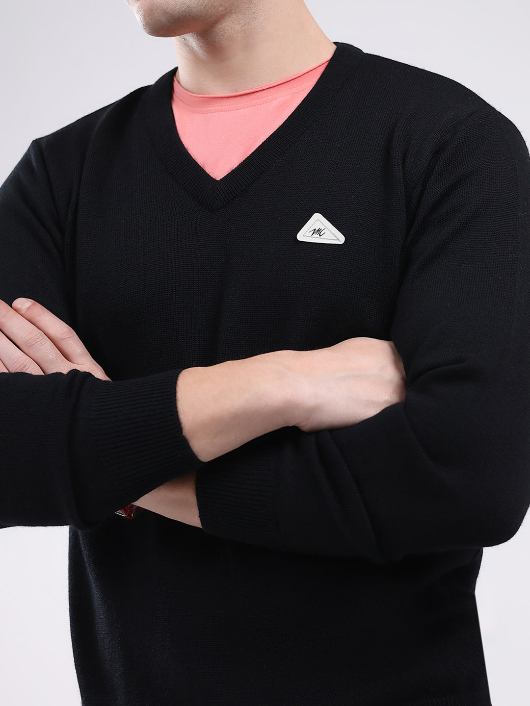 Men Black Solid V Neck Full Sleeve Pullover