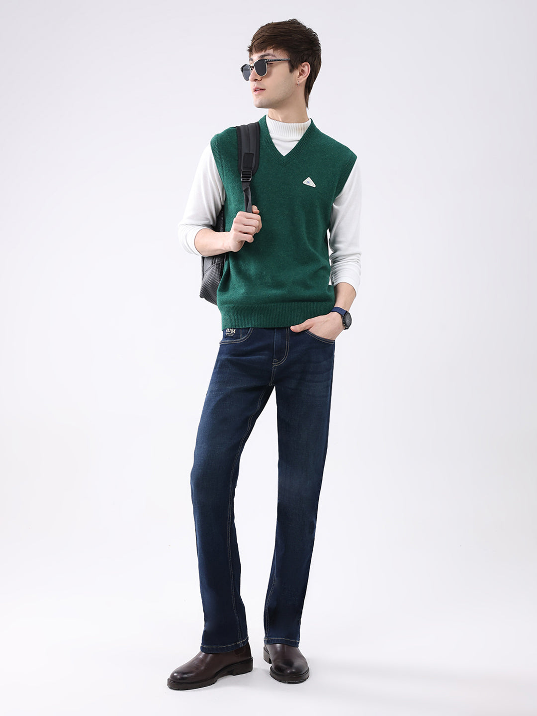 Men Green Solid V Neck Sleeveless Sweater
