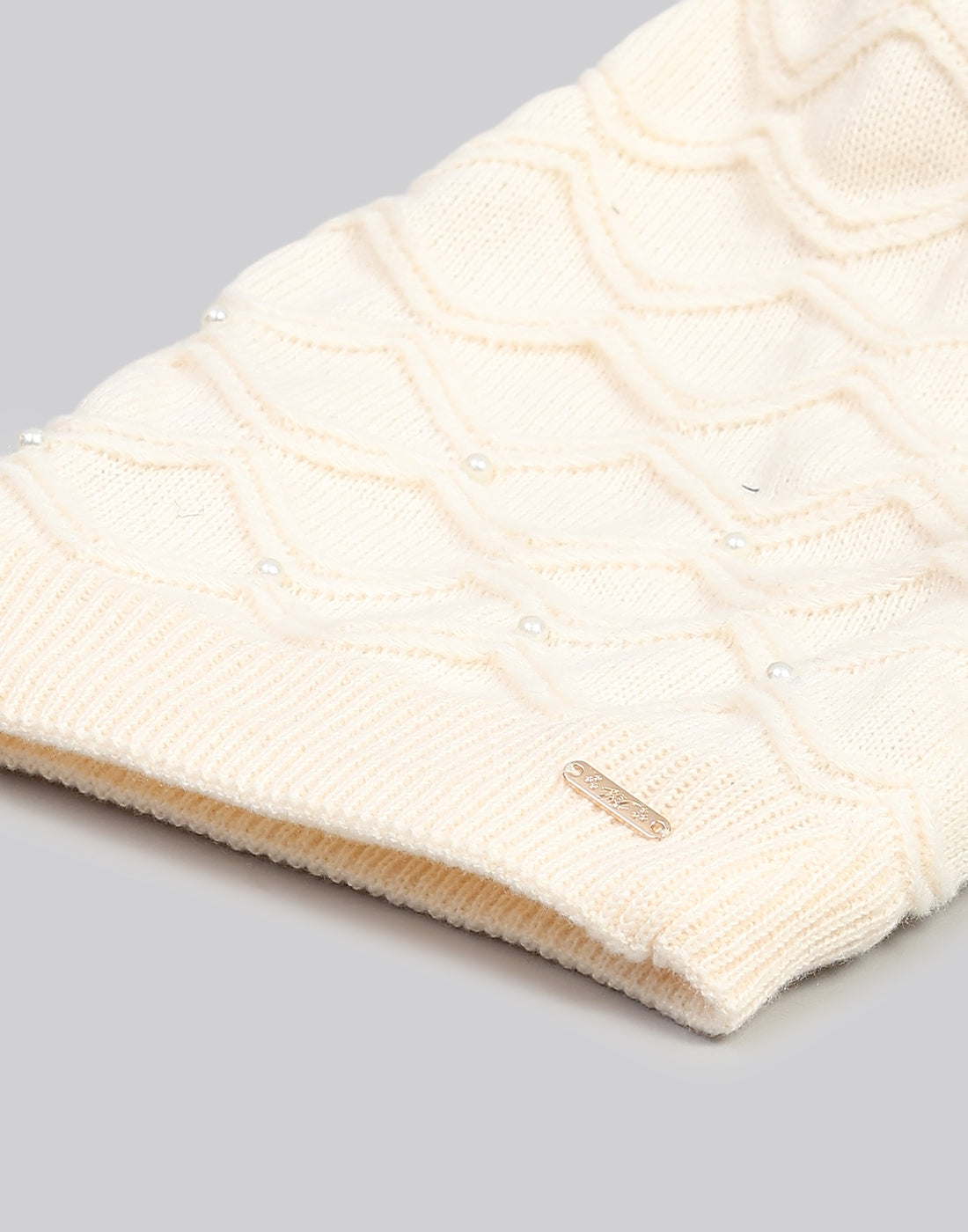 Women Off White Printed Blend Wool Cap