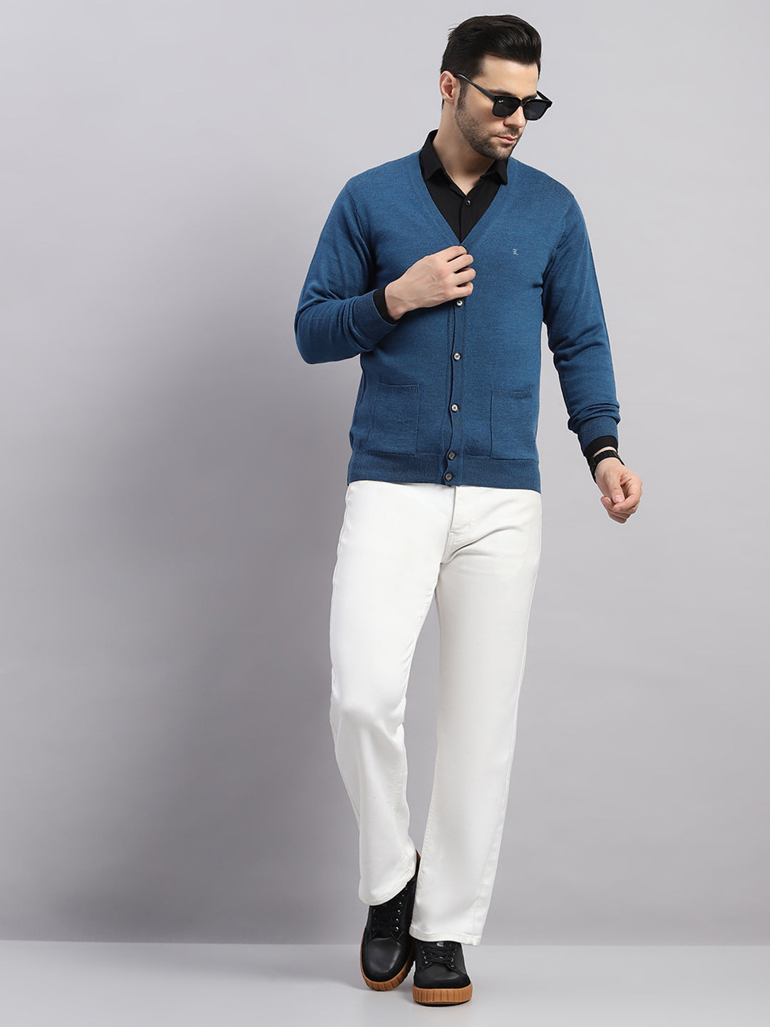 Luxuria Men Blue Solid V Neck Full Sleeve Cardigan