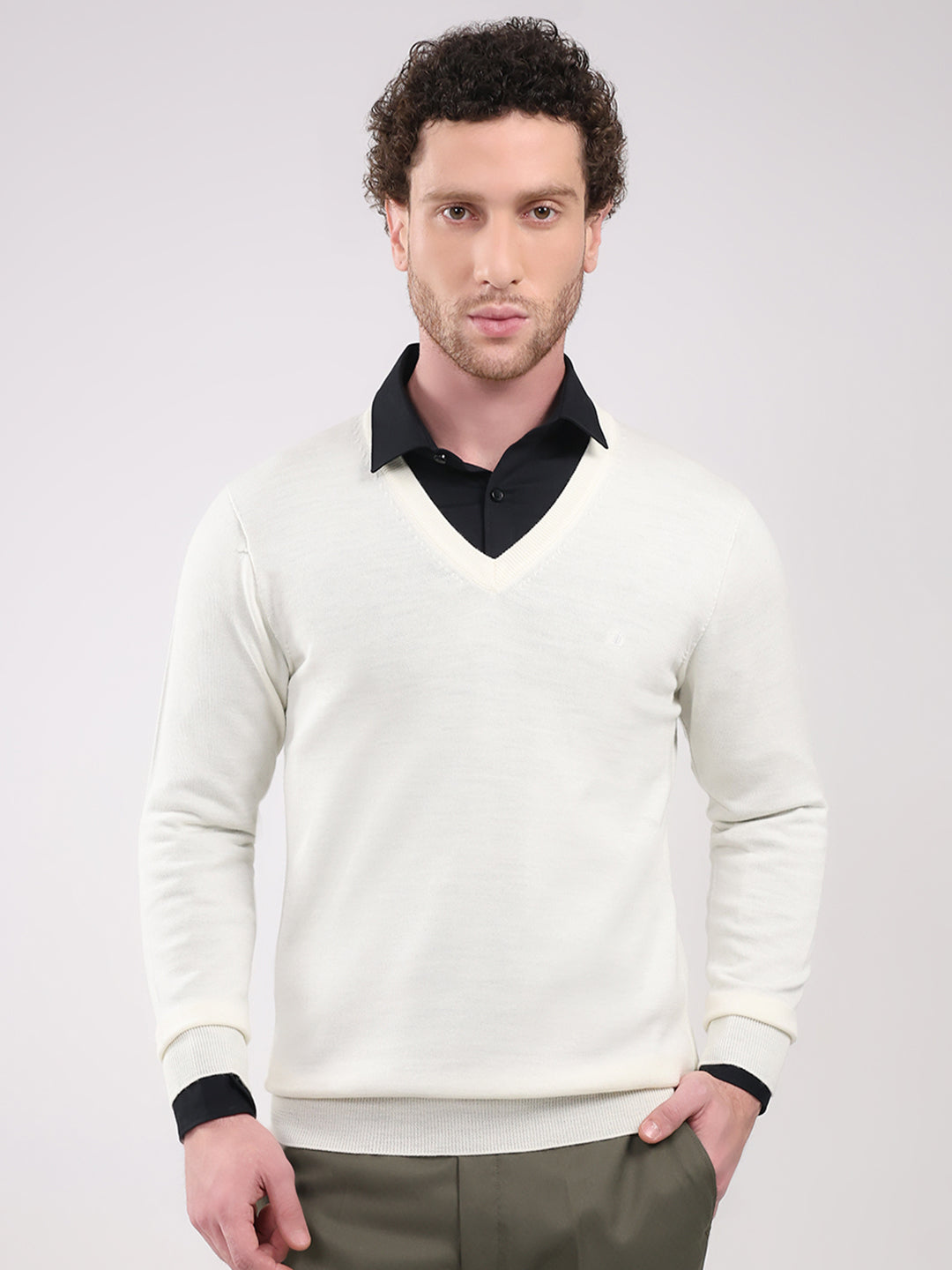 Luxuria Men White Solid V Neck Full Sleeve Pullover