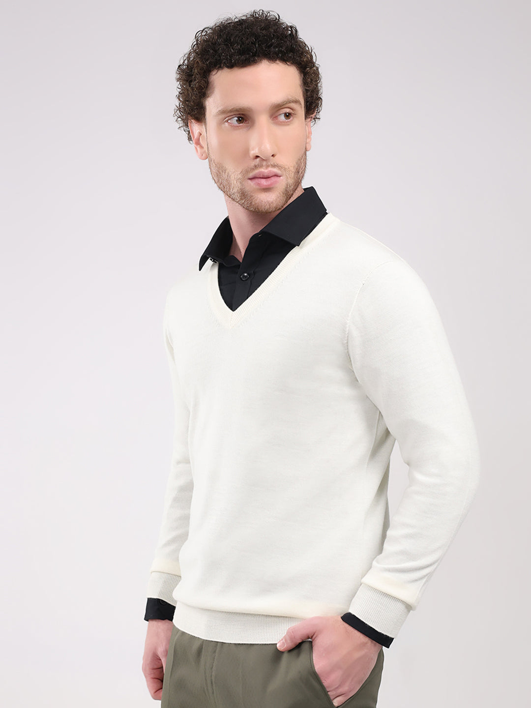 Luxuria Men White Solid V Neck Full Sleeve Pullover