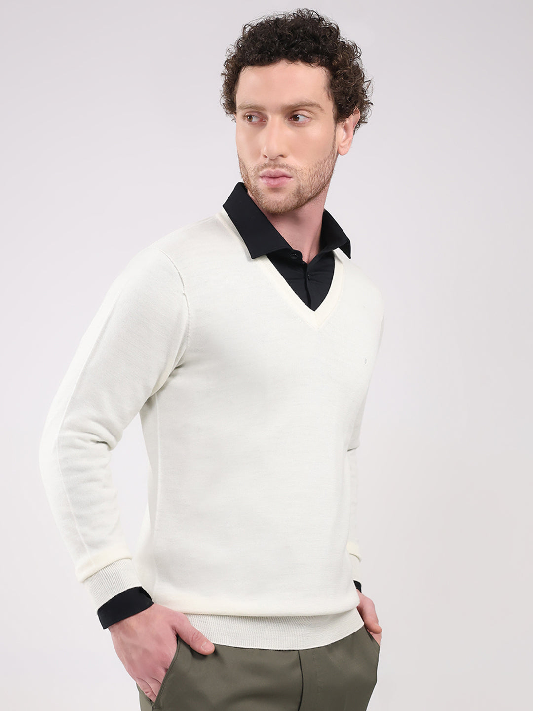 Luxuria Men White Solid V Neck Full Sleeve Pullover