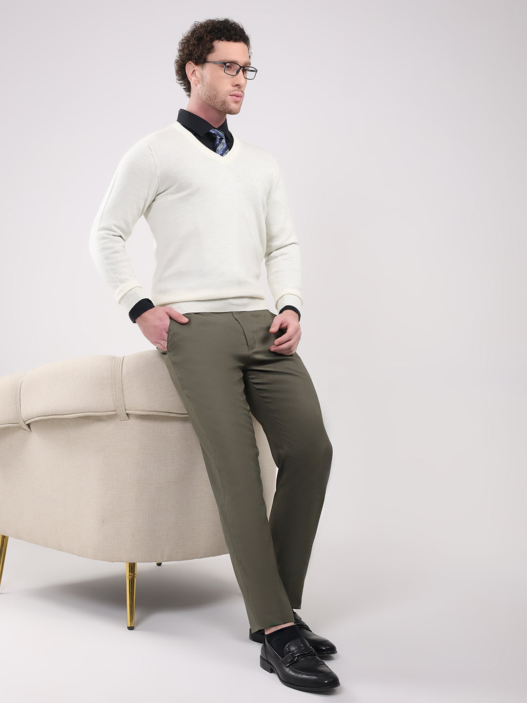 Luxuria Men White Solid V Neck Full Sleeve Pullover