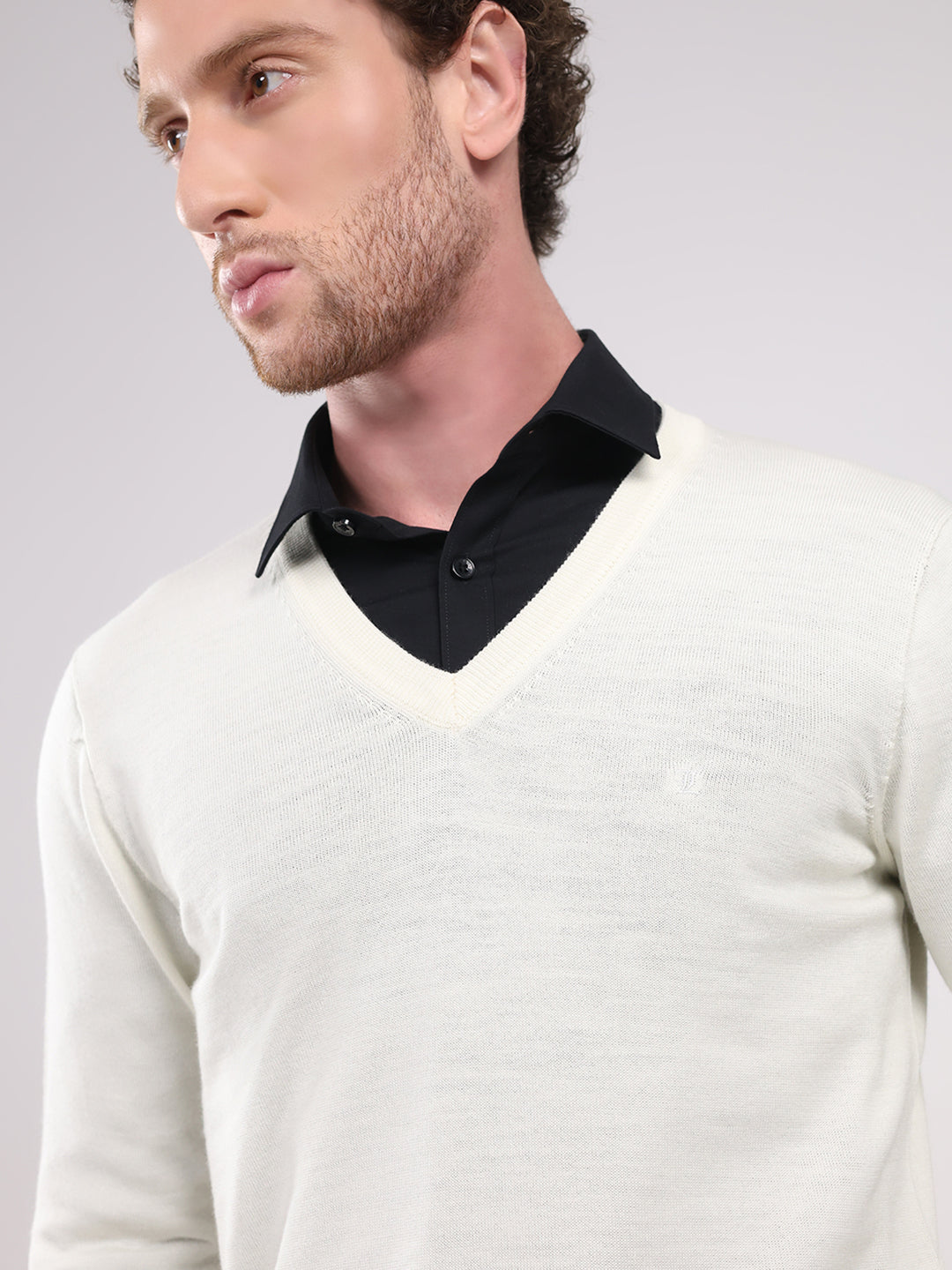 Luxuria Men White Solid V Neck Full Sleeve Pullover