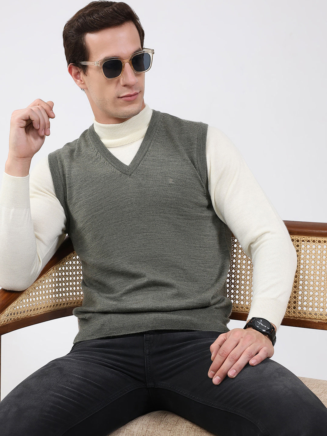 Luxuria Men Grey Solid V Neck Sleeveless Sweater