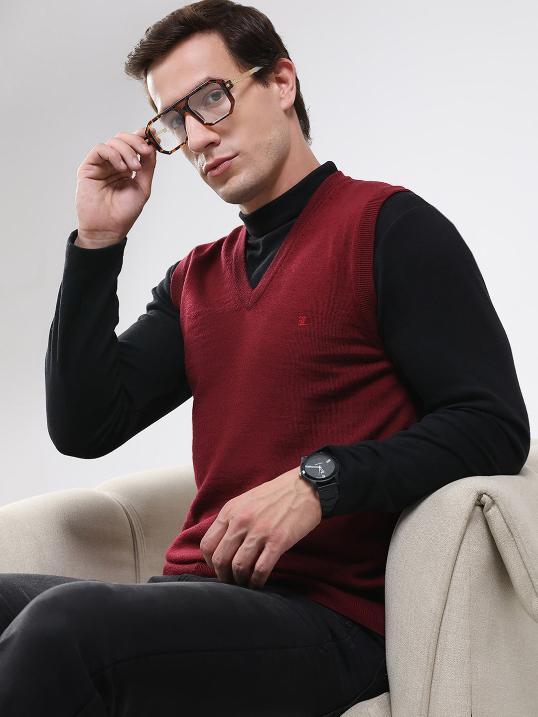 Luxuria Men Maroon Solid V Neck Sleeveless Sweater