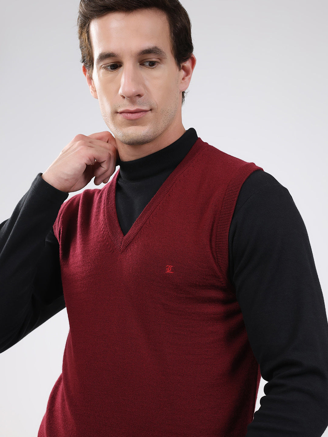 Luxuria Men Maroon Solid V Neck Sleeveless Sweater