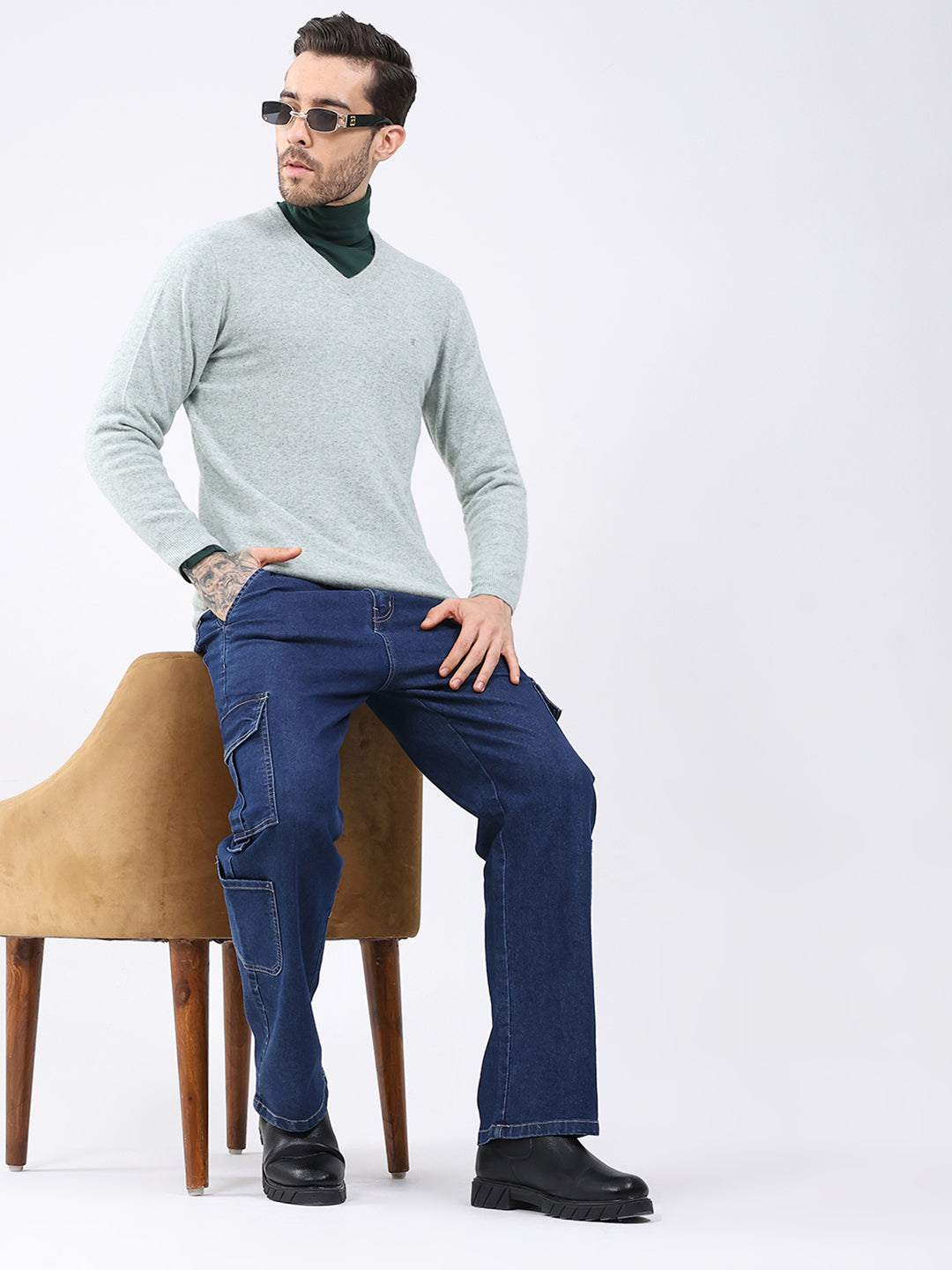 Luxuria Men Green Solid V Neck Full Sleeve Pullover