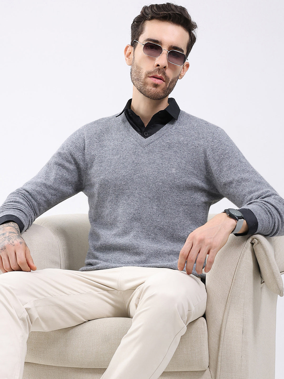 Luxuria Men Grey Solid V Neck Full Sleeve Pullover