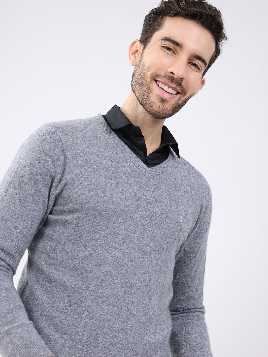 Luxuria Men Grey Solid V Neck Full Sleeve Pullover
