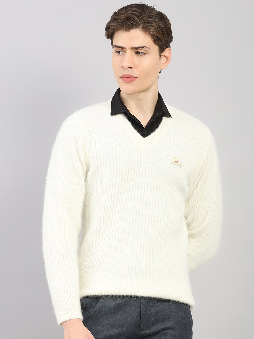 Men White Solid V Neck Full Sleeve Pullover