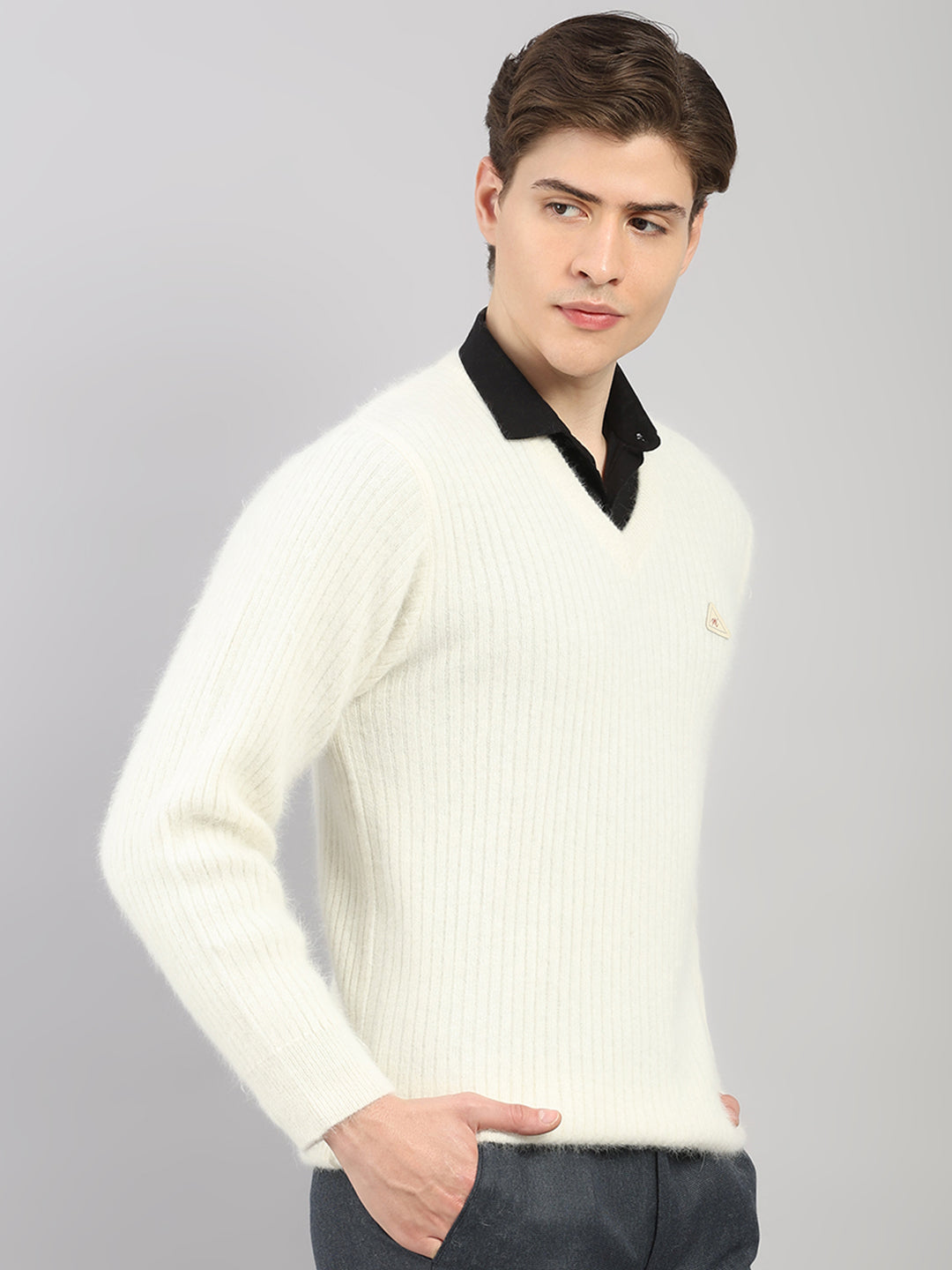 Men White Solid V Neck Full Sleeve Pullover
