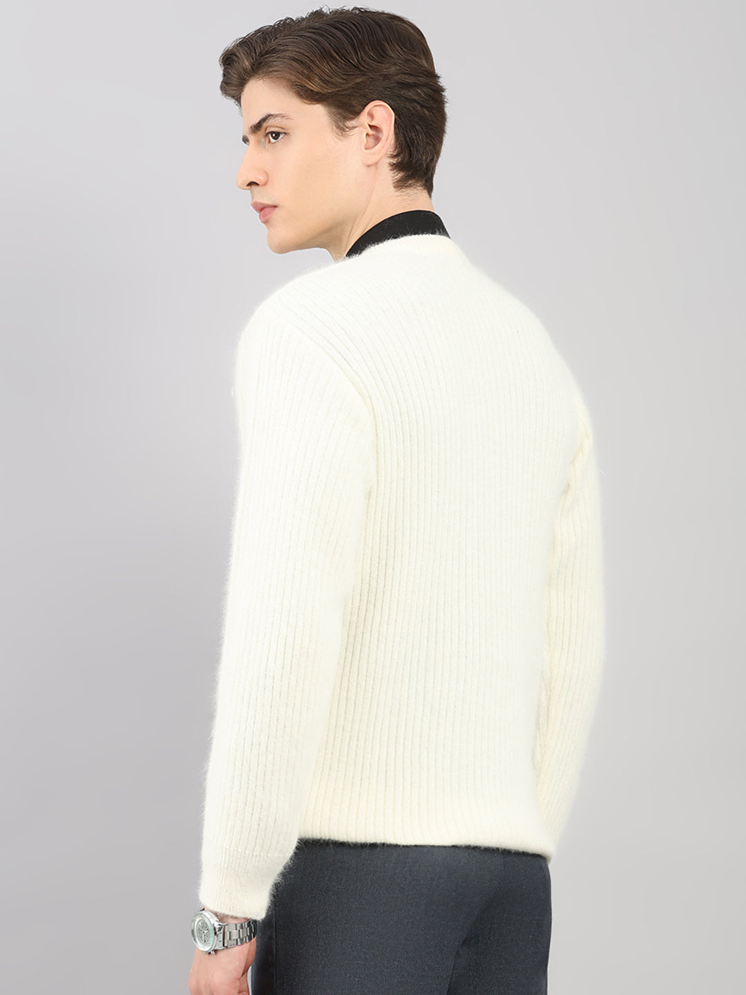 Men White Solid V Neck Full Sleeve Pullover