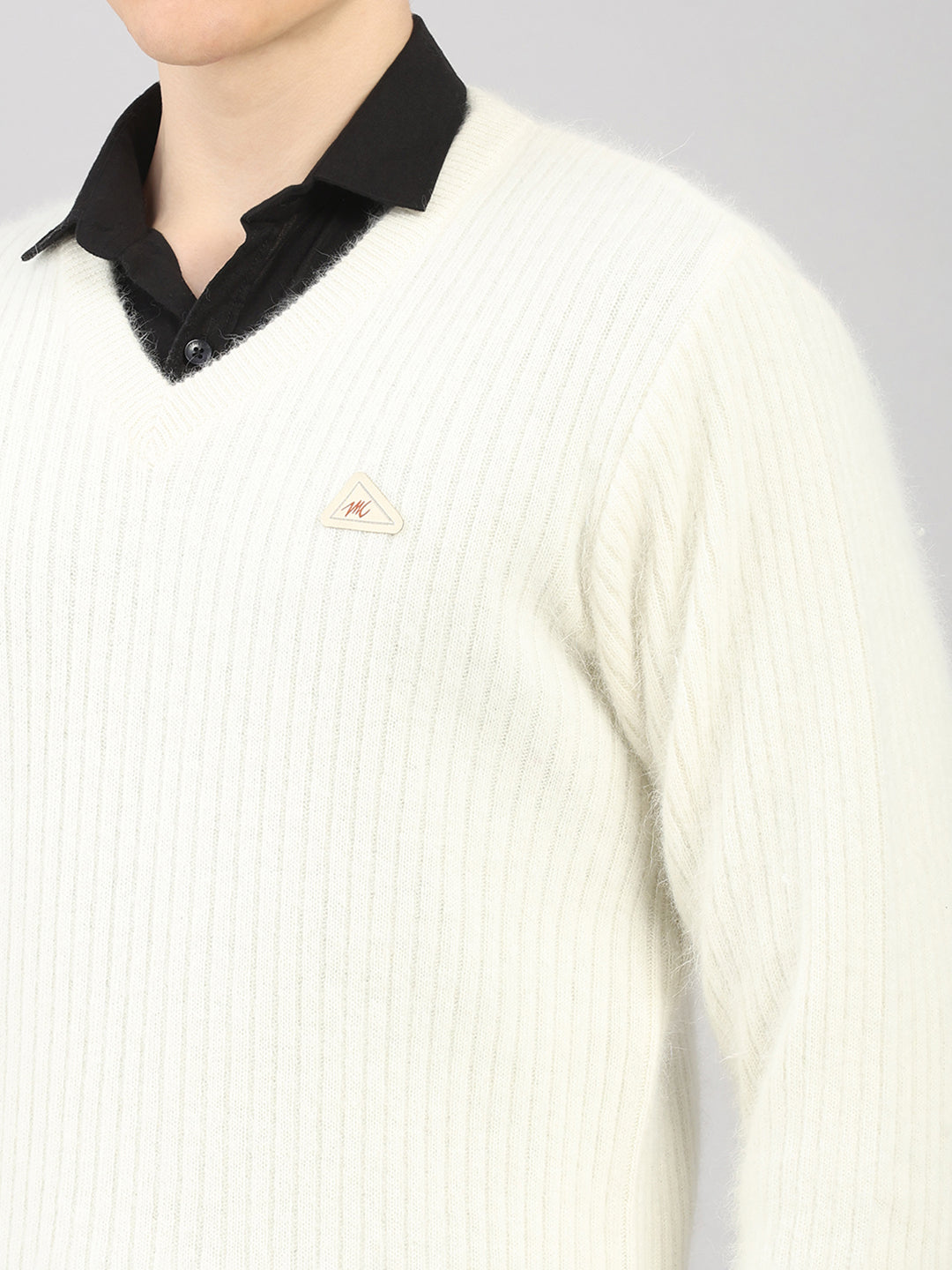 Men White Solid V Neck Full Sleeve Pullover