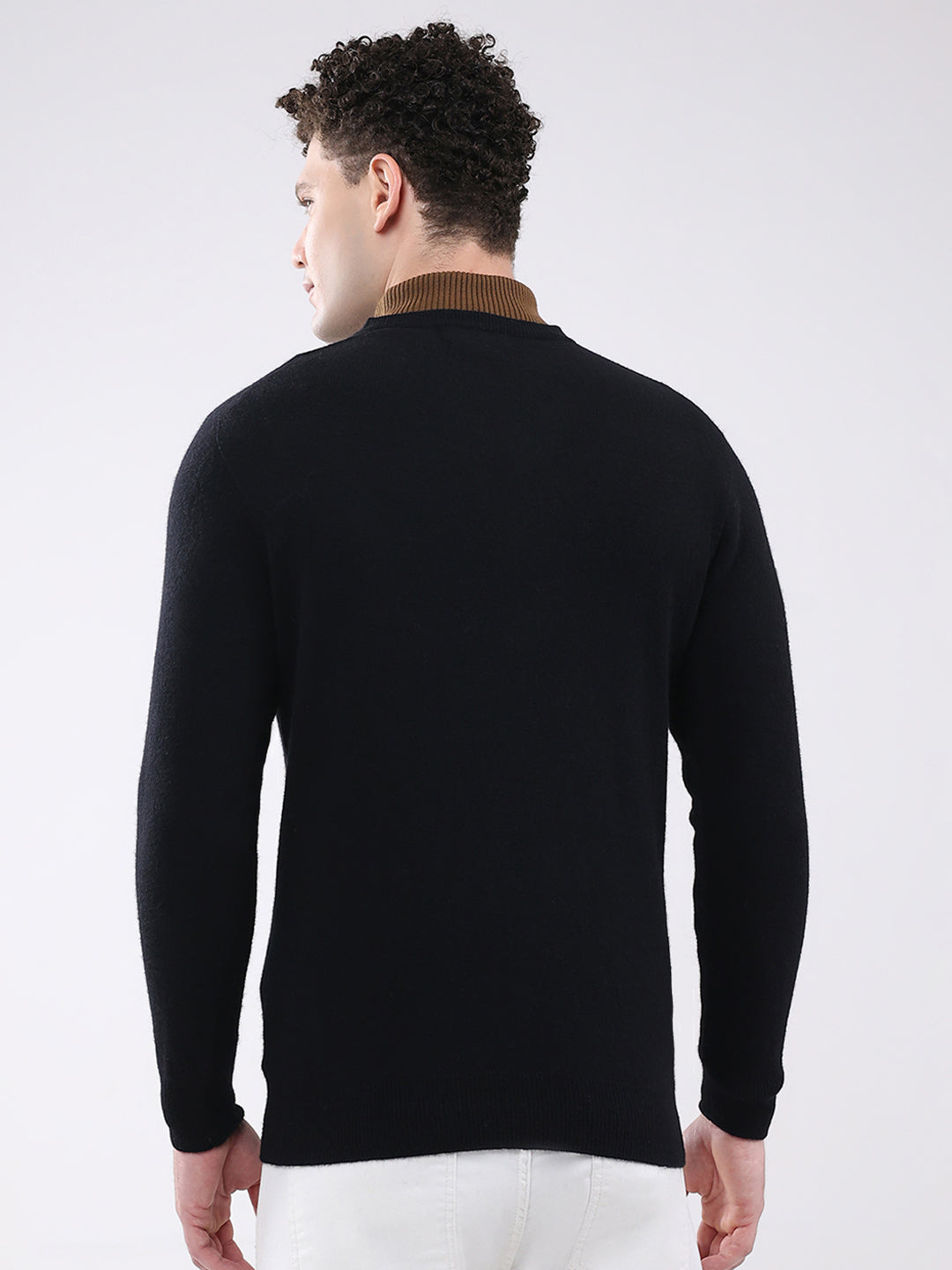 Men Black Solid V Neck Full Sleeve Pullover