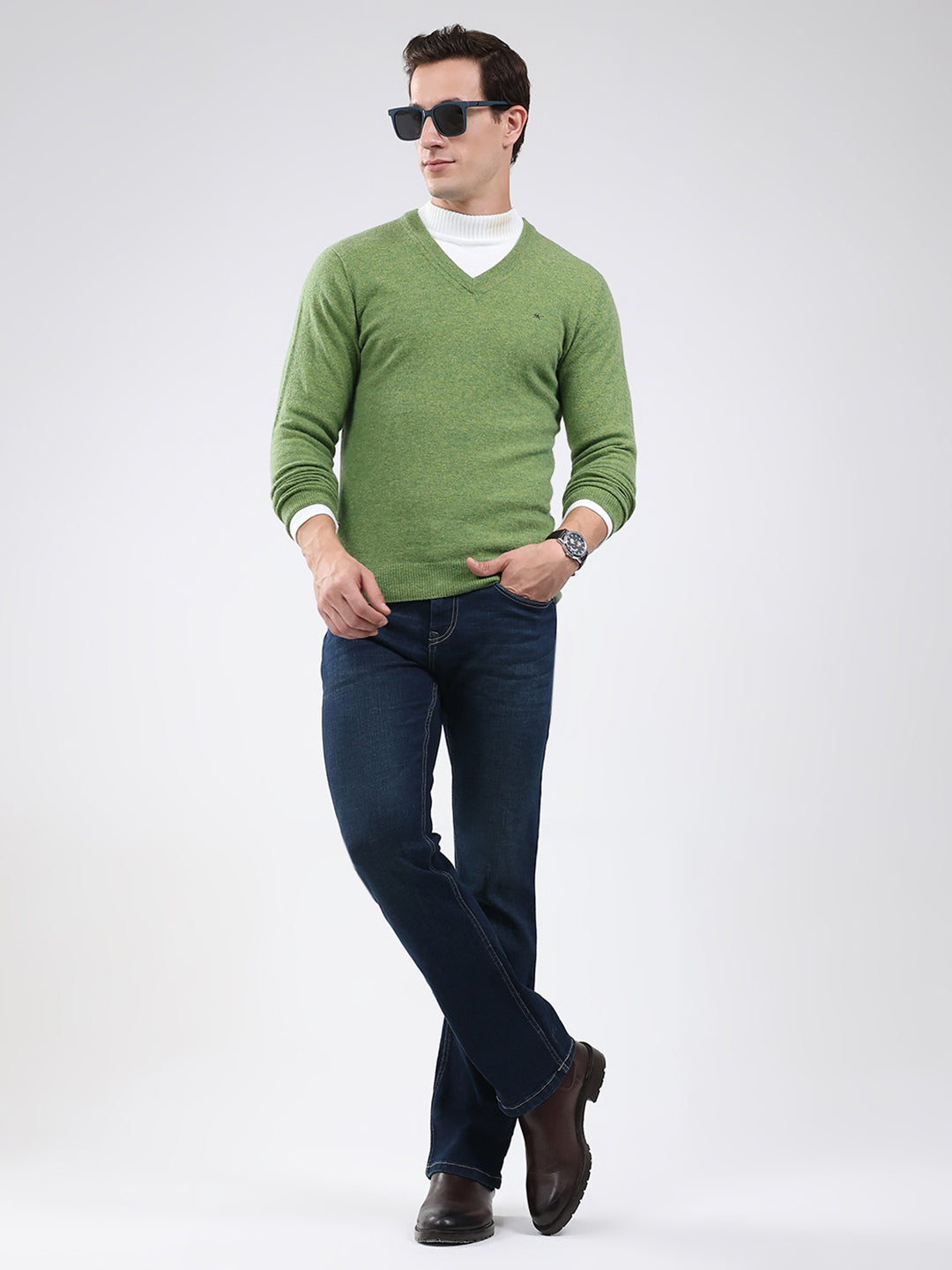 Men Green Solid V Neck Full Sleeve Pullover