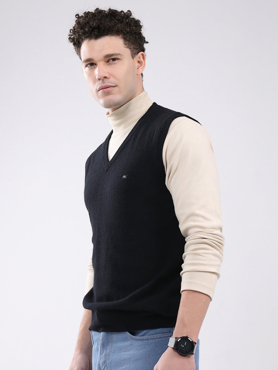 Men Black Solid V Neck Sleeveless Sweater