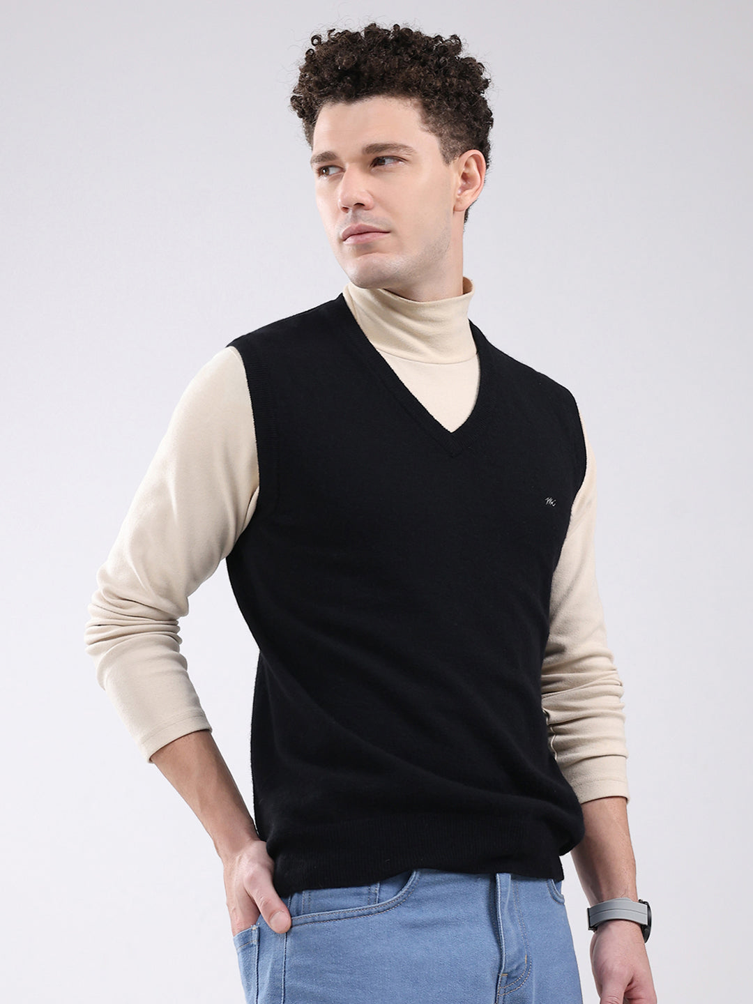 Men Black Solid V Neck Sleeveless Sweater