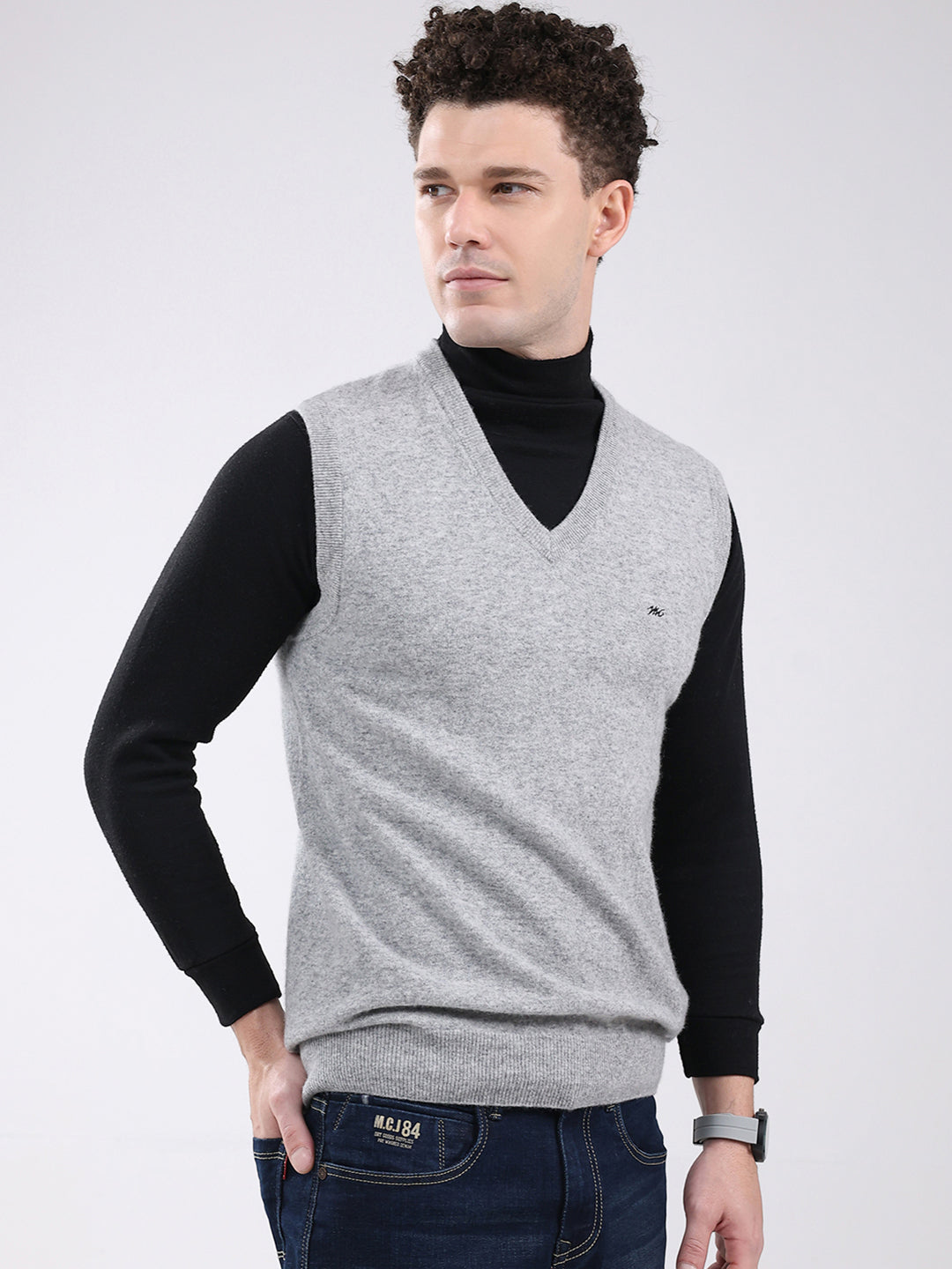 Men Grey Solid V Neck Sleeveless Sweater