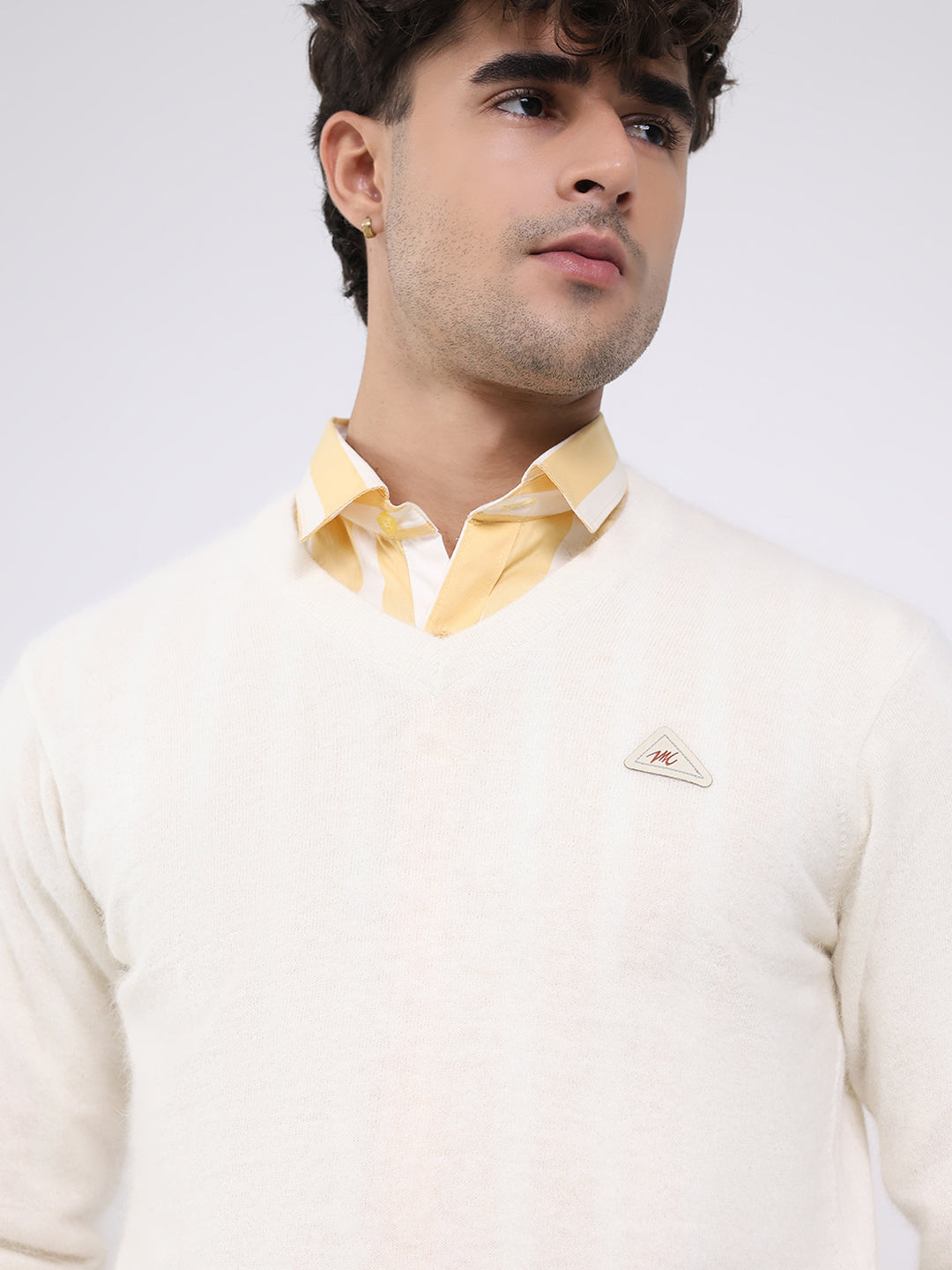 Men White Solid V Neck Full Sleeve Pullover