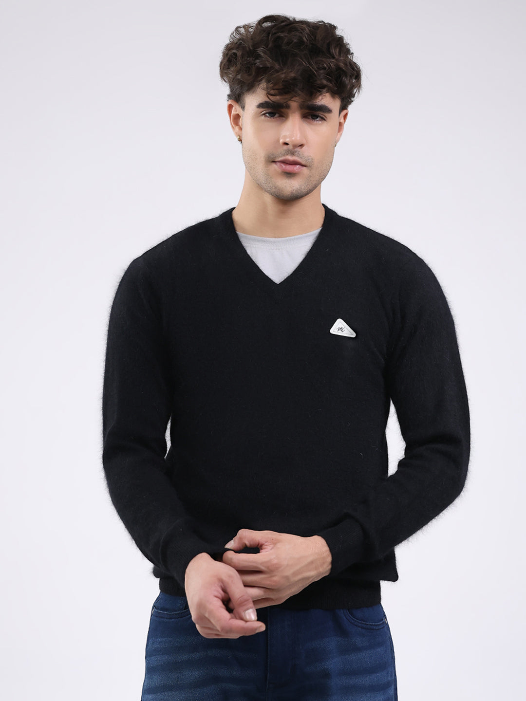 Men Black Solid V Neck Full Sleeve Pullover