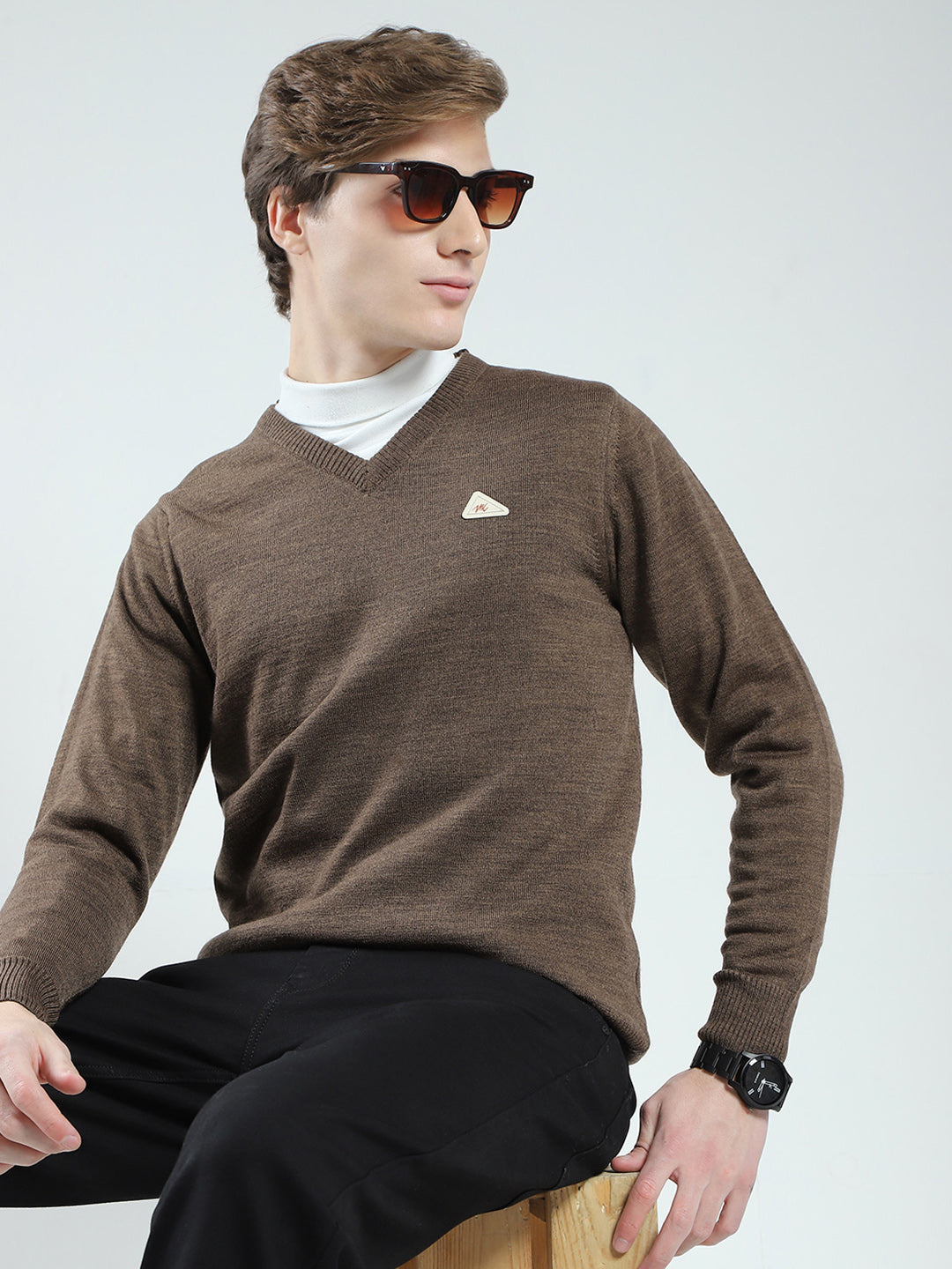 Men Brown Solid V Neck Full Sleeve Pullover