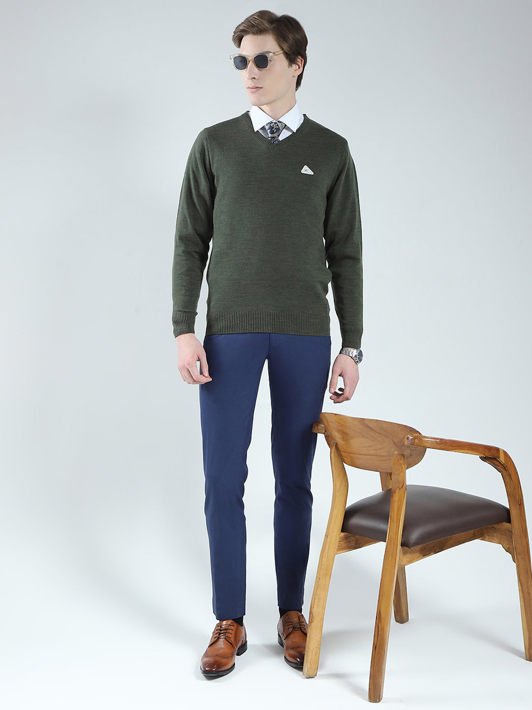 Men Green Solid V Neck Full Sleeve Pullover