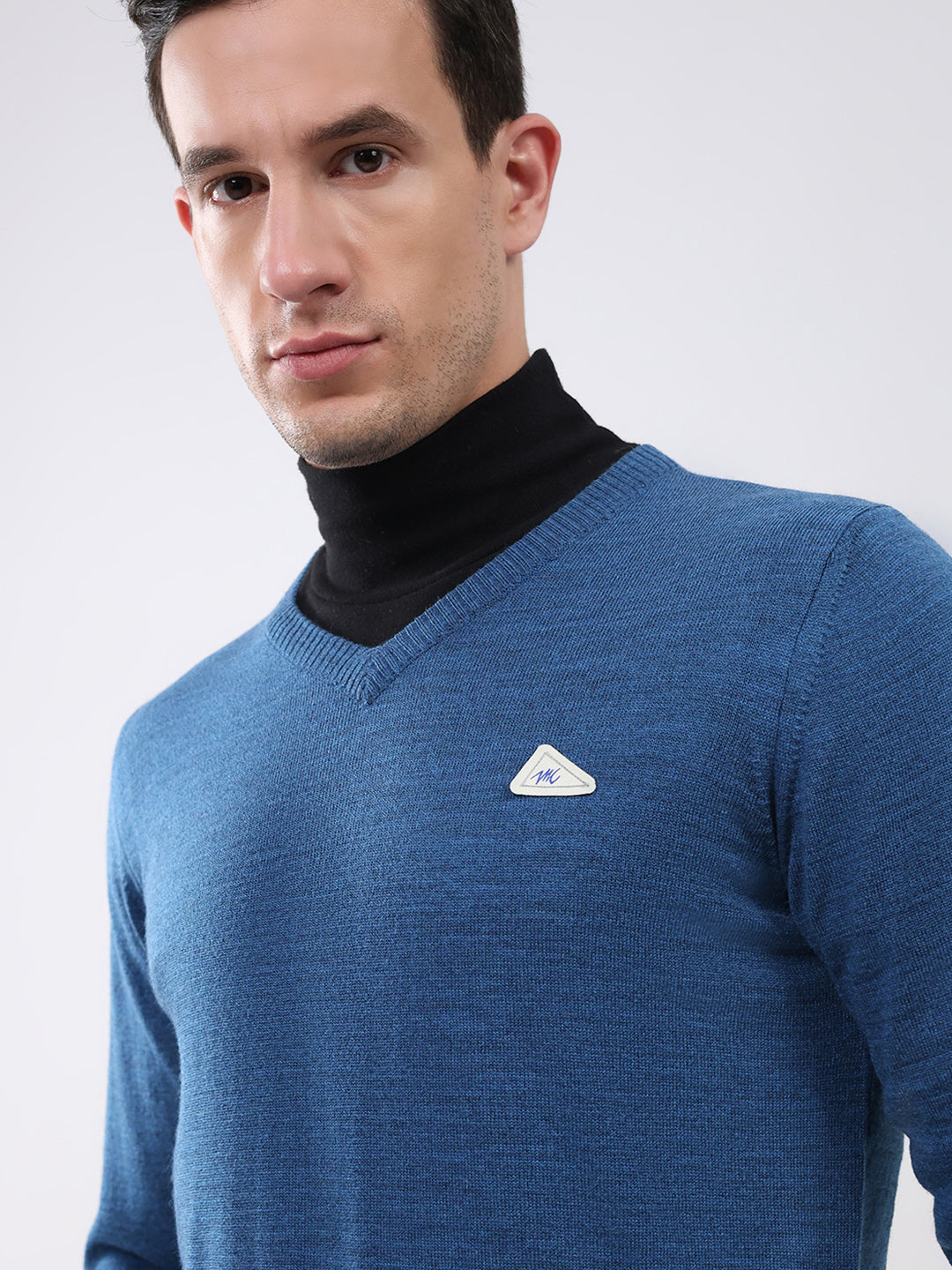 Men Blue Solid V Neck Full Sleeve Pullover