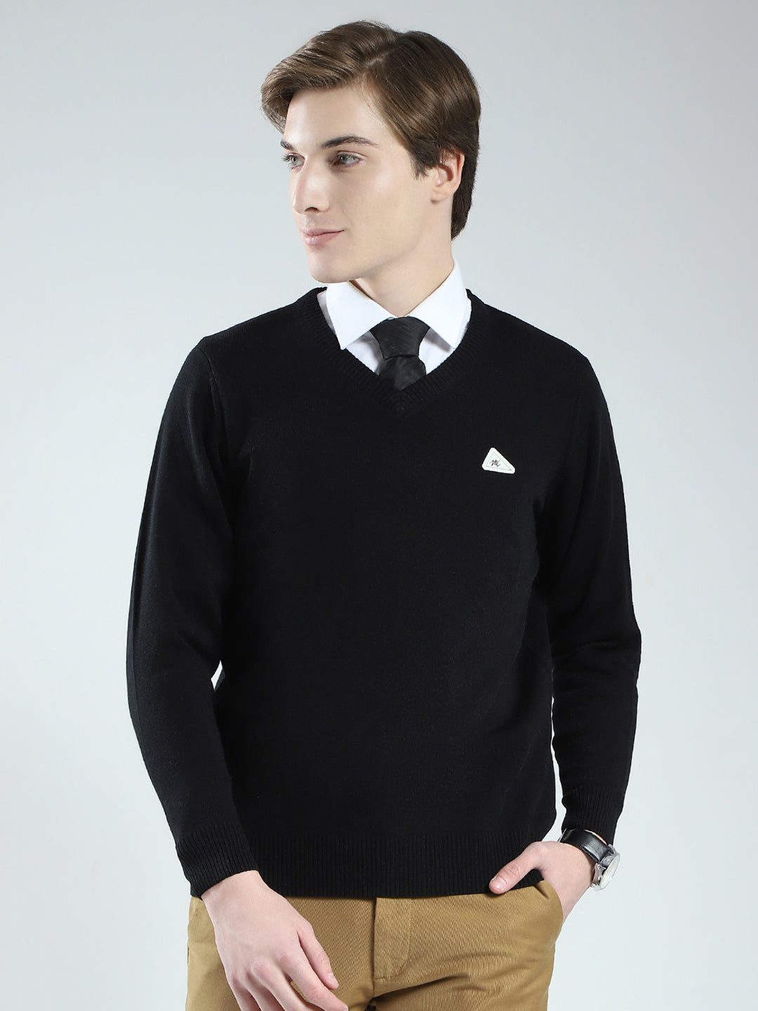 Men Black Solid V Neck Full Sleeve Pullover
